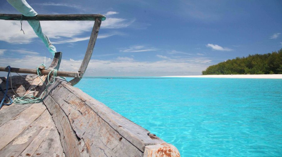 mnemba-island-welcome-dhow-sensationOfAfrica